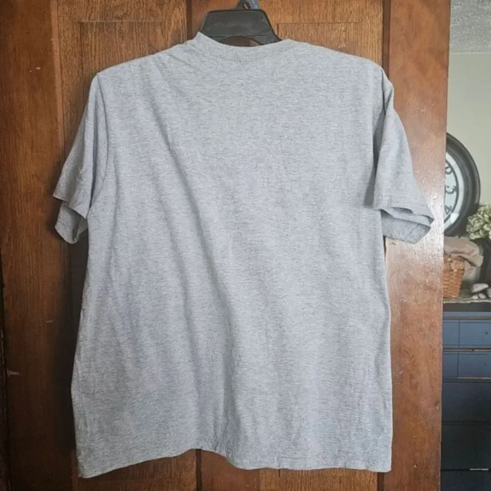 Nike Gray Men's XL Cotton T-Shirt - Classic‎ Athletic Fit Everyday Logo Tee
